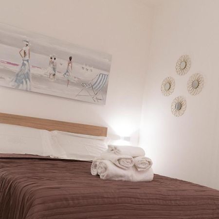 More Apartments Il Ferrarese2 Бари Екстериор снимка