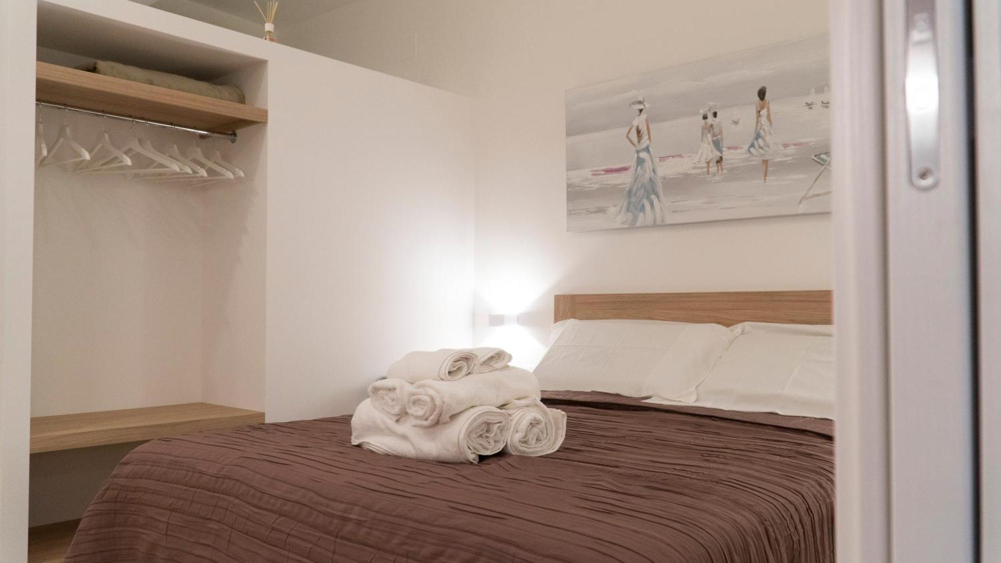 More Apartments Il Ferrarese2 Бари Екстериор снимка